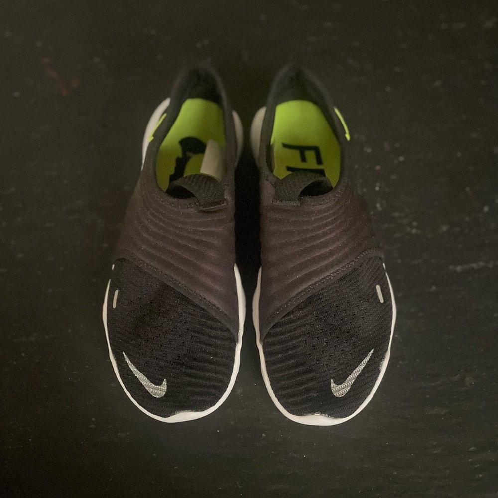 Nike] Black and White Woven Lightweight Slip-On Shoes